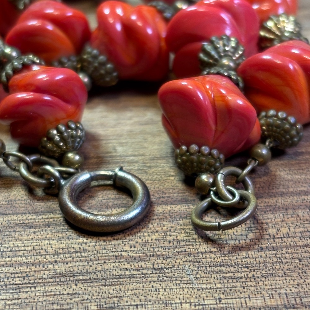Vintage orange & red glass swirl double strand bracelet - Picture 3 of 11